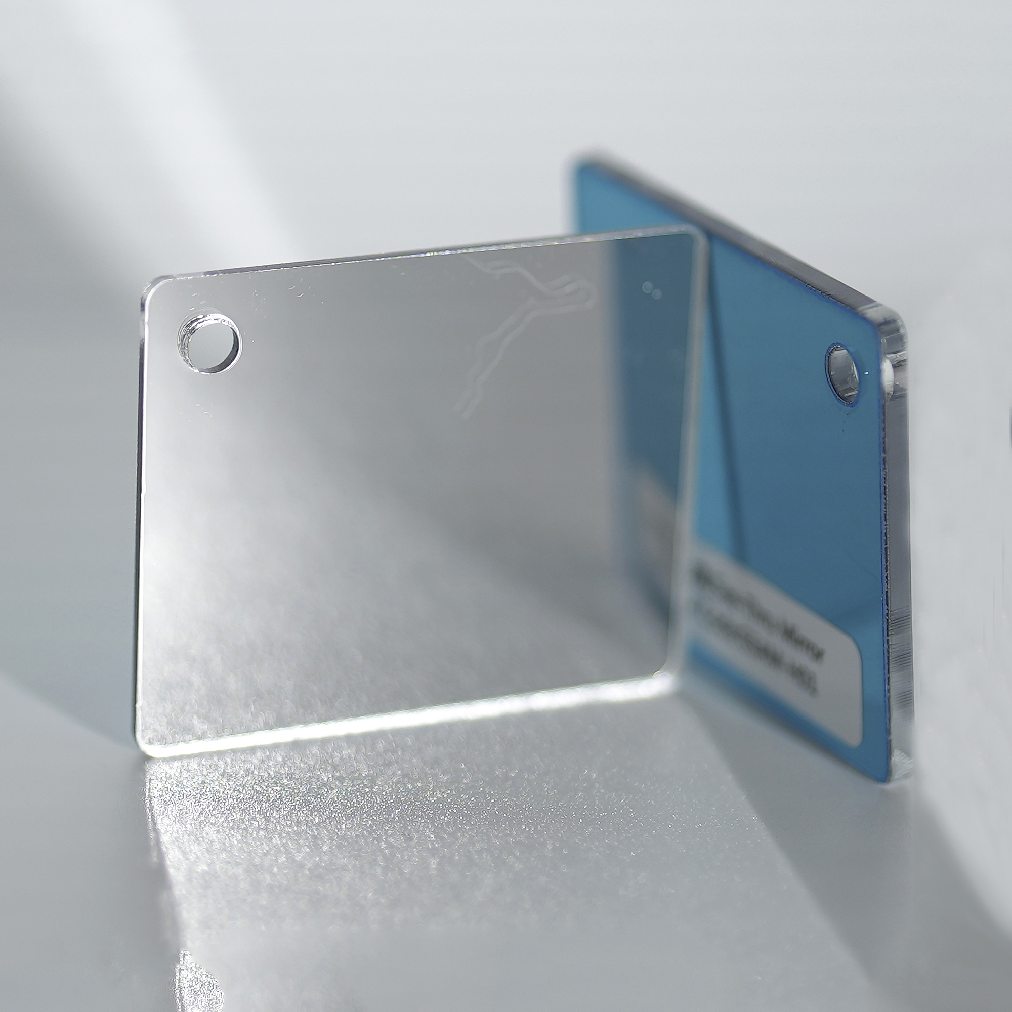 D01 Mirror